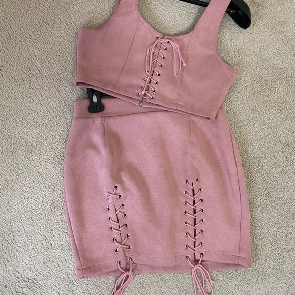 Custom made pink suede 2piece - Picture 2 of 4